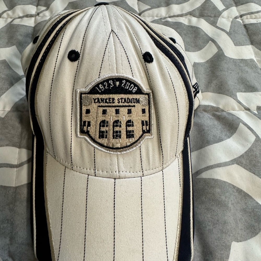 Vintage Yankees hat one of a kind! Baseball hat